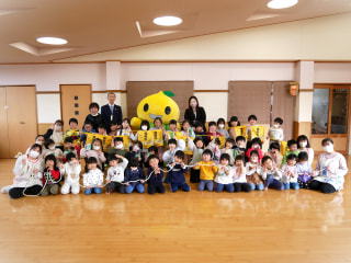 「横断旗・なわとび」寄贈式（こくみん共済coop）